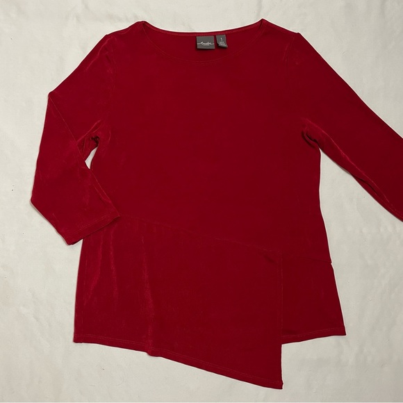 Chico's Travelers Red Liquid Knit Top Asymmetrical Hem Size 1 US M - Picture 6 of 9